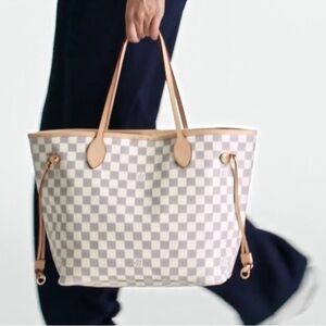Louis Vuitton Neverfull MM bag